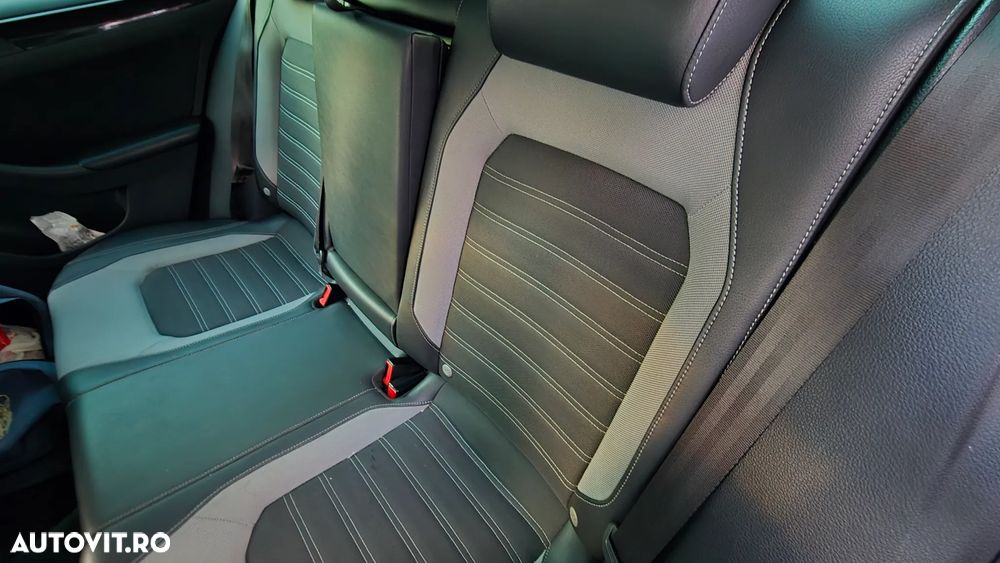 Volkswagen Jetta 2.0 TDI DSG Highline - 17