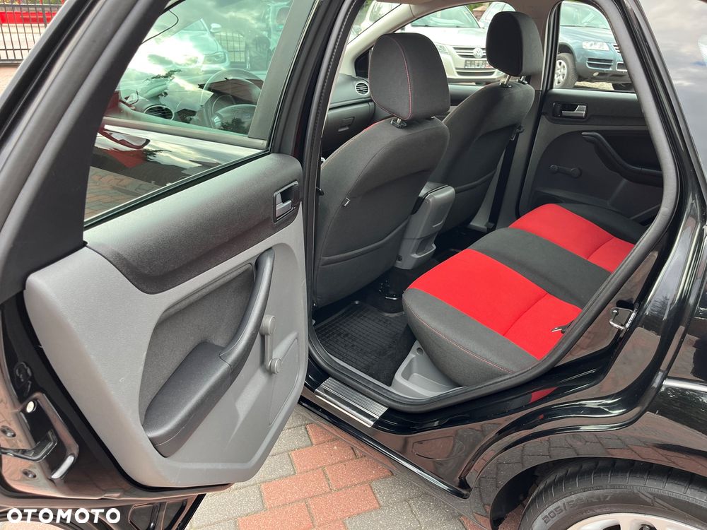 Ford Focus 1.6 Ti-VCT Sport - 22