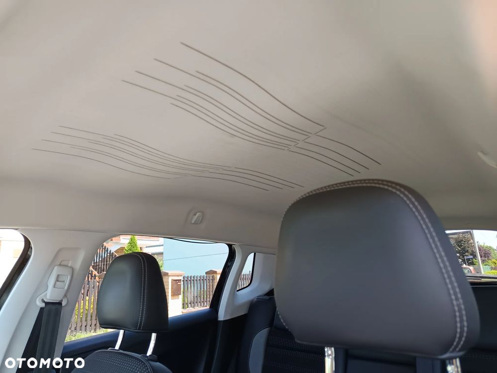 Peugeot 2008 1.6 e-HDi Allure S&S - 16