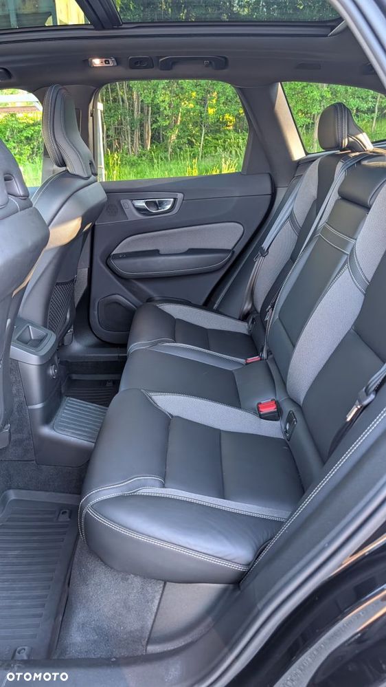 Volvo XC 60 T6 AWD Recharge Geartronic RDesign - 18