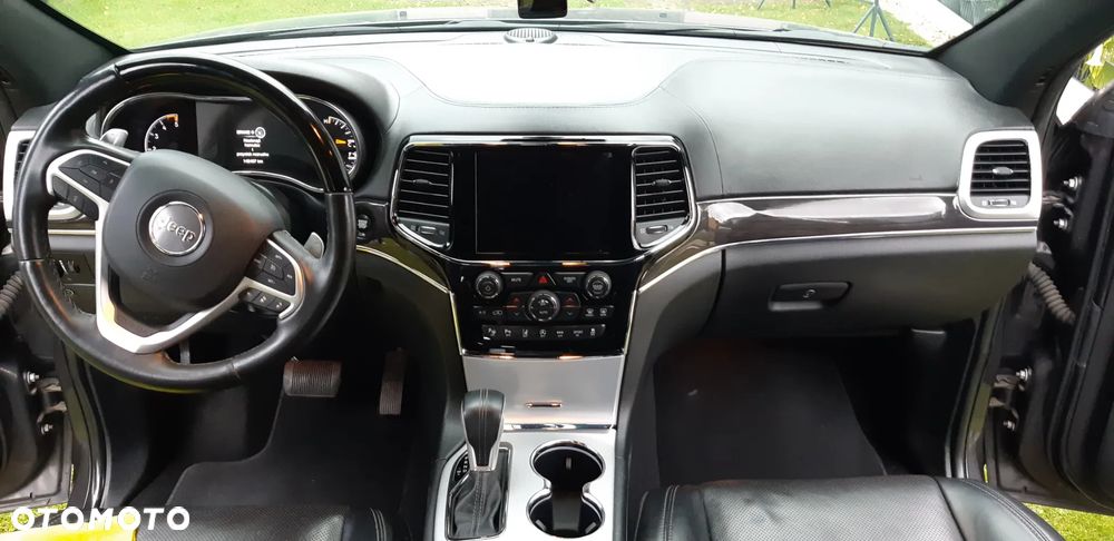 Jeep Grand Cherokee - 17