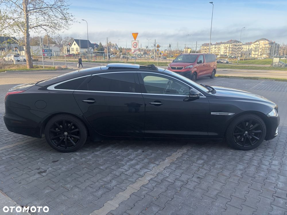 Jaguar XJ - 9