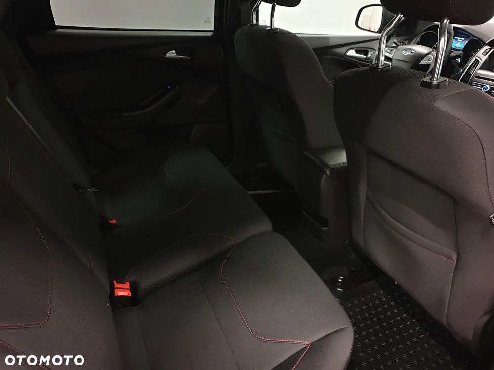 Ford Focus 1.5 EcoBoost STart-Stopp-System ST-LINE - 28