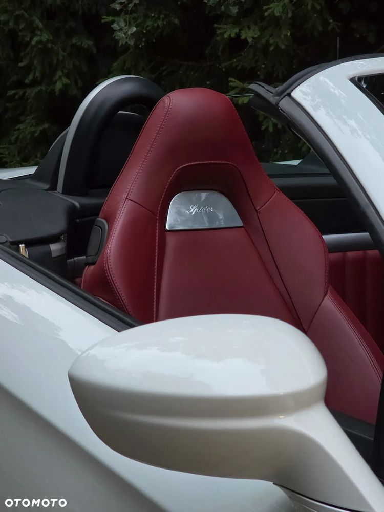 Alfa Romeo Spider 2.0JTDM - 23