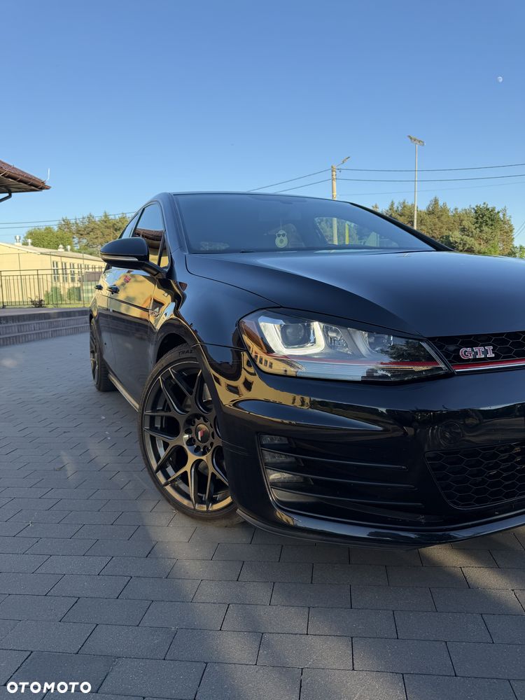 Volkswagen Golf GTI Performance BlueMotion Technology DSG - 1