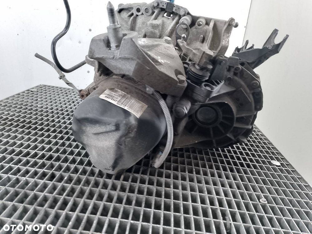 SKRZYNIA BIEGÓW MANUALNA RENAULT TWINGO II JH3169 1.2 16V - 4