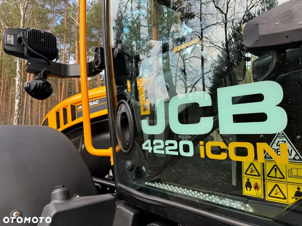 JCB Fastrac 4220 ICON | DEMO |220 KM |2022 ROK - 28
