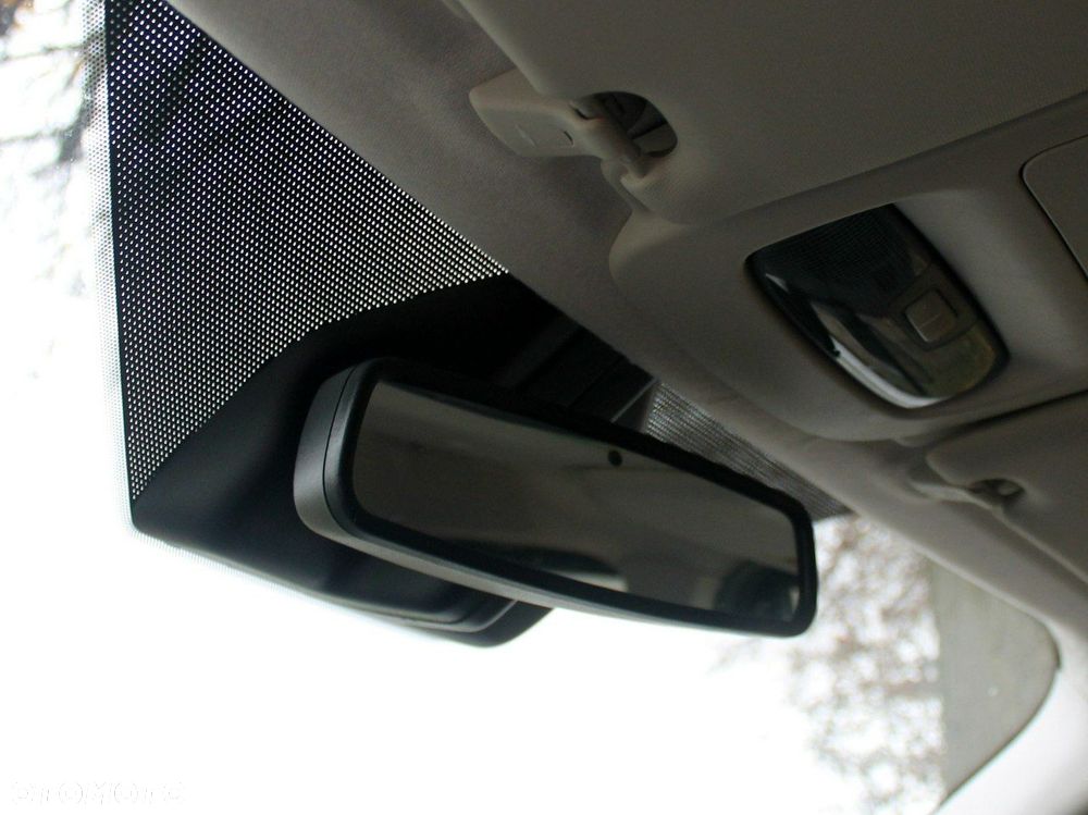 Ford Transit Courier - 29