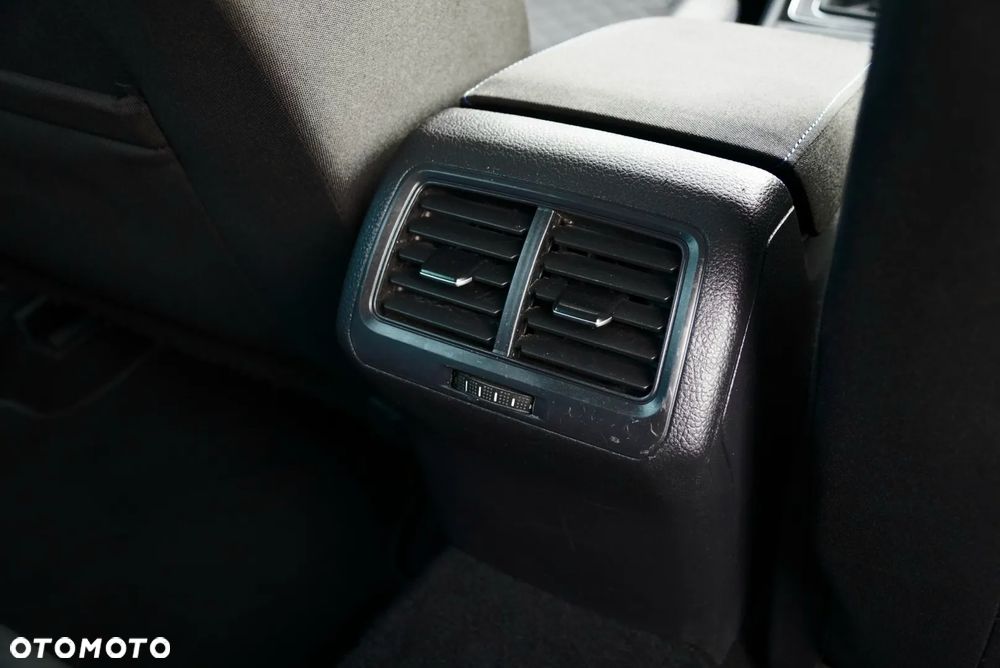 Volkswagen Golf - 19
