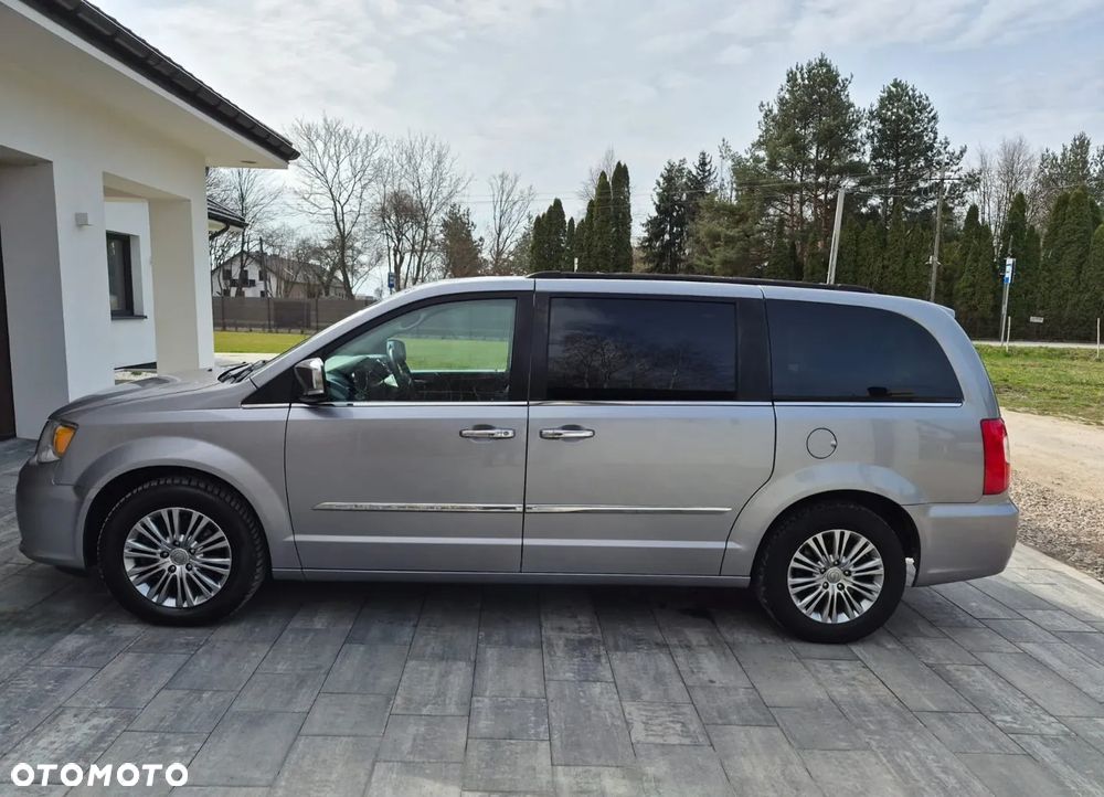 Chrysler Town & Country 3.6 Limited - 4