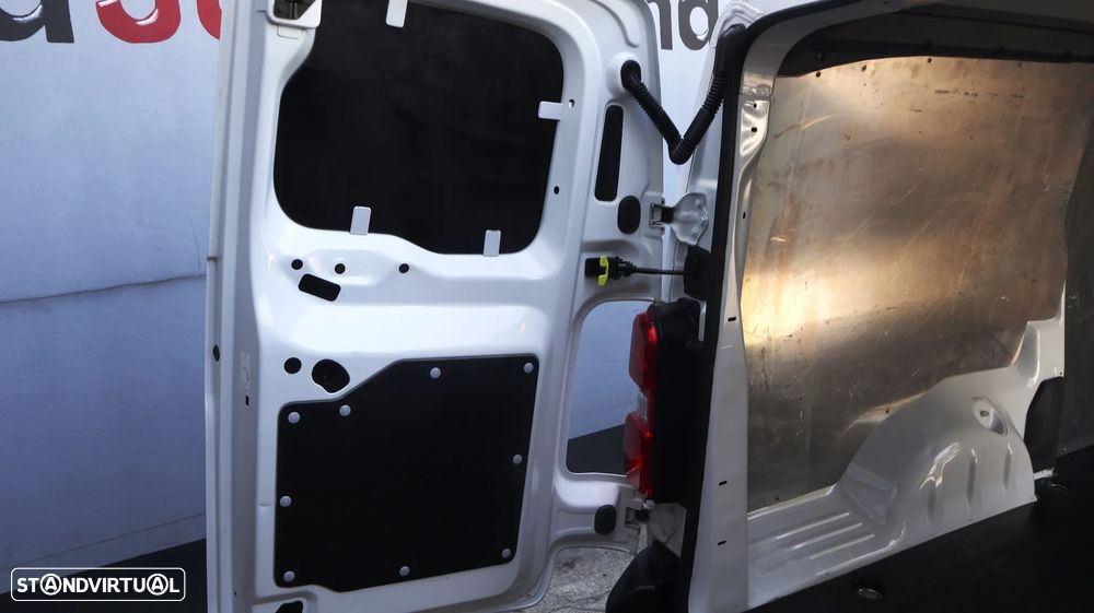 Opel Vivaro 2.0 Longa L3 120 - 19