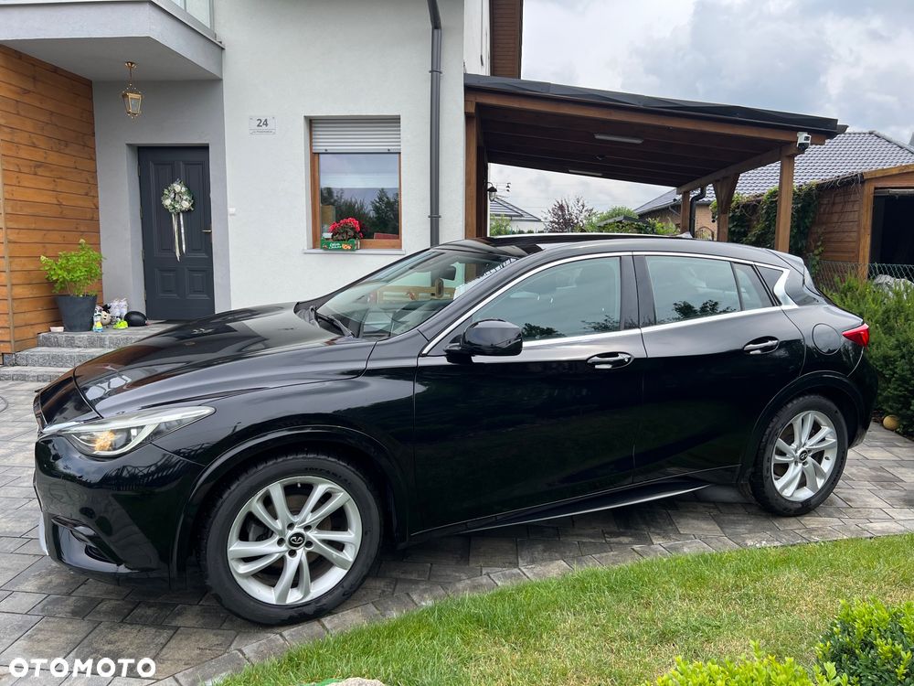 Infiniti Q30 - 5
