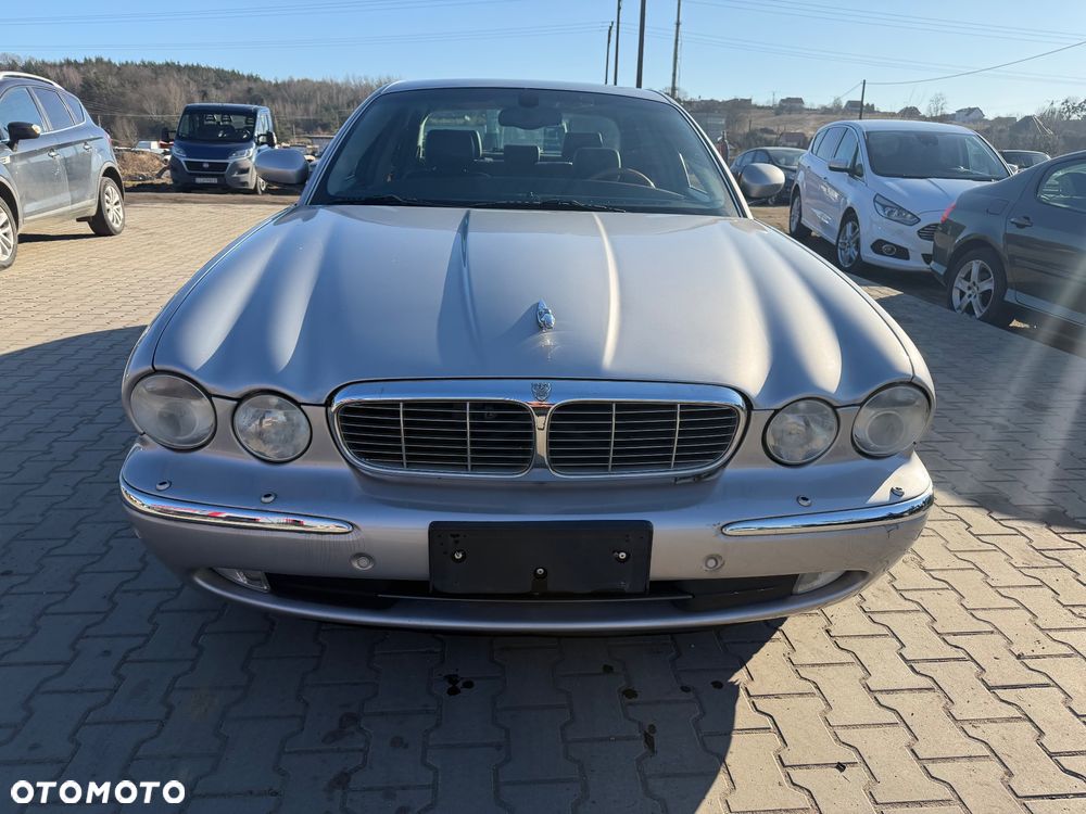 Jaguar XJ XJ8 4.2 LWB - 3