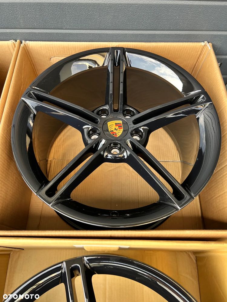 Oryginalne  Felgi Porsche Taycan 21'' Black Piano Edytion - 11