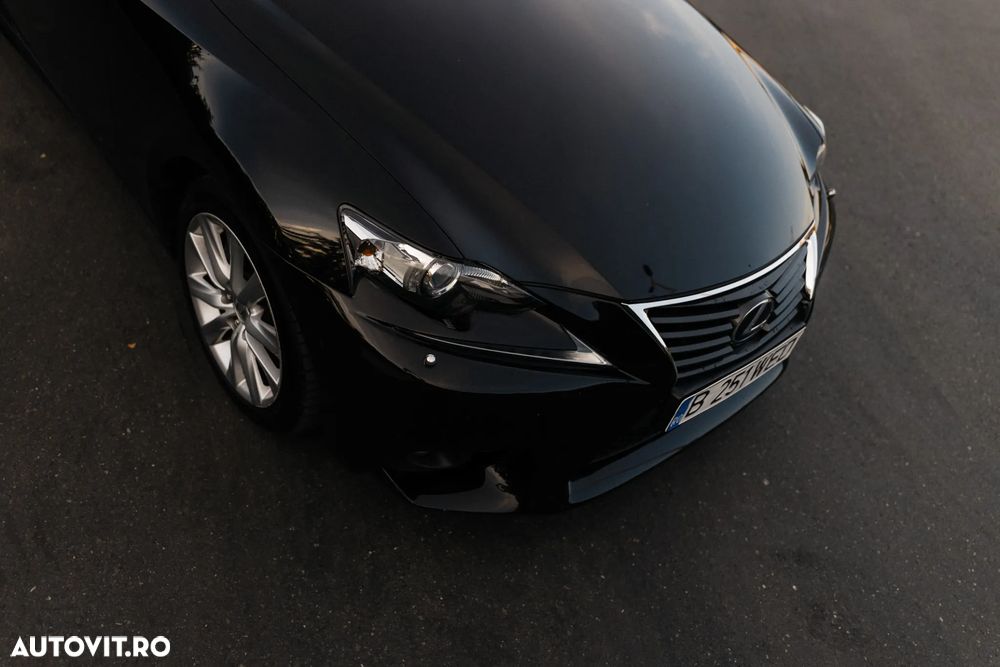 Lexus Seria IS 300h Aut. Executive - 16