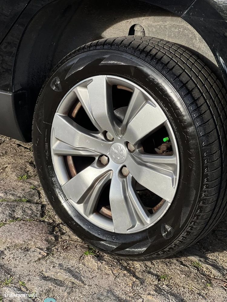 Peugeot 2008 1.6 e-HDi Allure 2-Tronic - 4