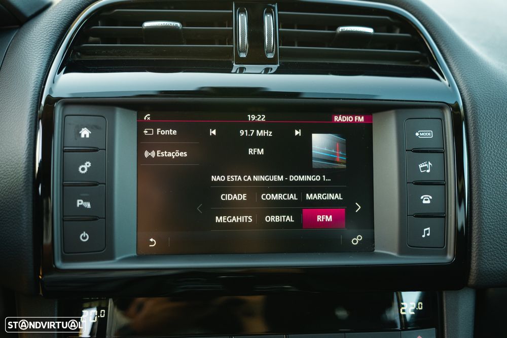Jaguar F-Pace 2.0 i4D Pure - 35