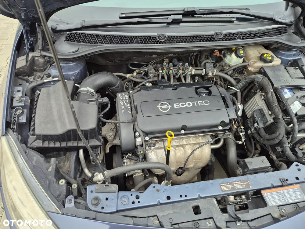 Opel Astra 1.6 Design Edition - 18