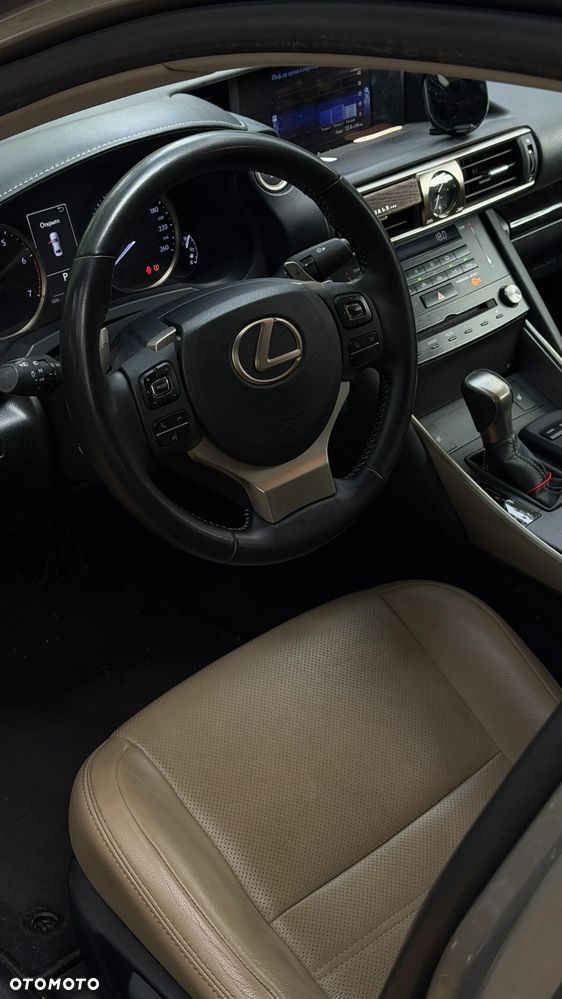 Lexus IS 200t Comfort - 6