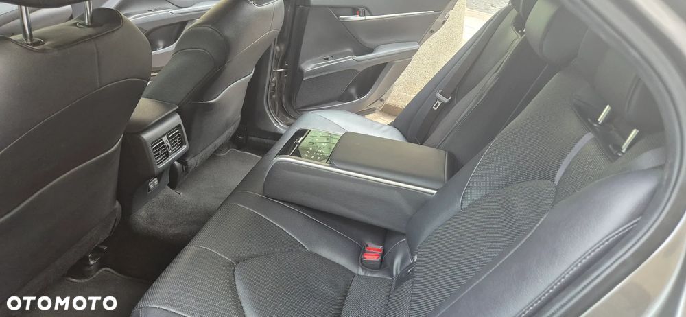 Toyota Camry 2.5 Hybrid Executive CVT - 7