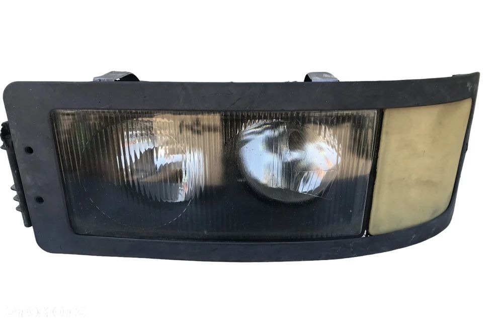 LAMPA REFLEKTOR MAN F2000 PRZÓD LEWY - 1