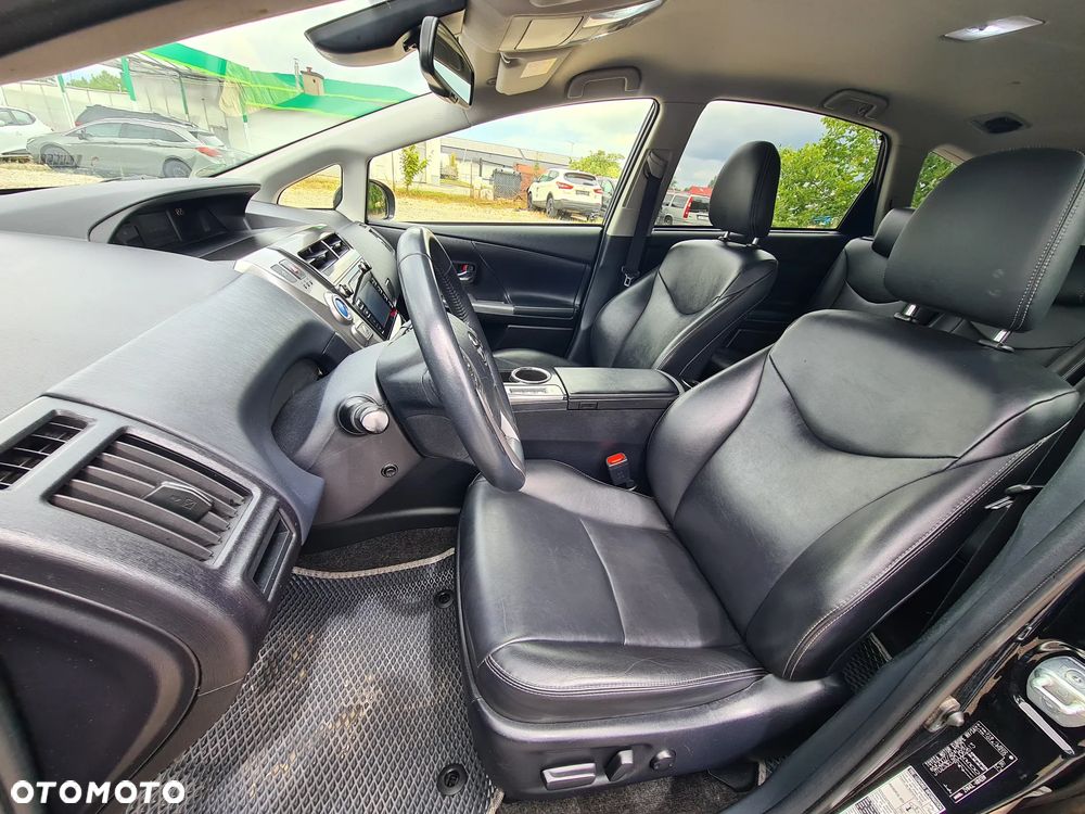 Toyota Prius+ (Hybrid) Executive - 17