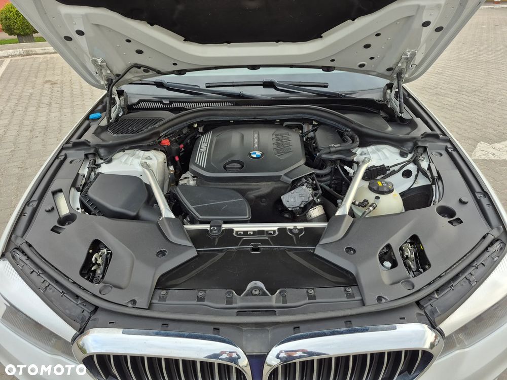 BMW Seria 5 520d xDrive Sport Line - 34
