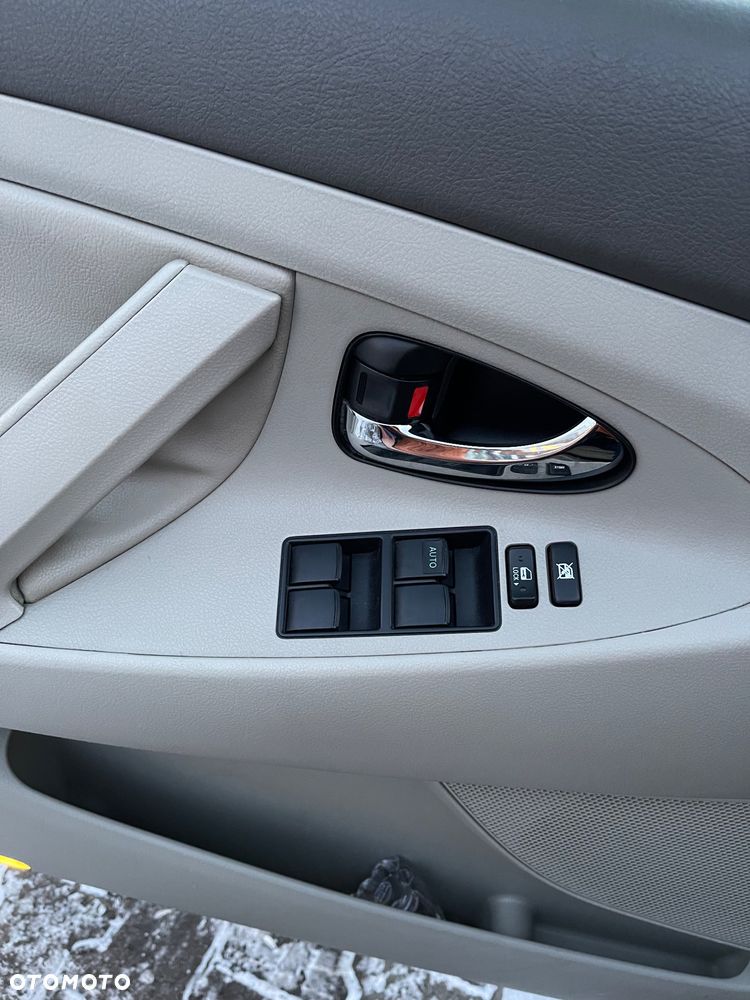 Toyota Camry - 13