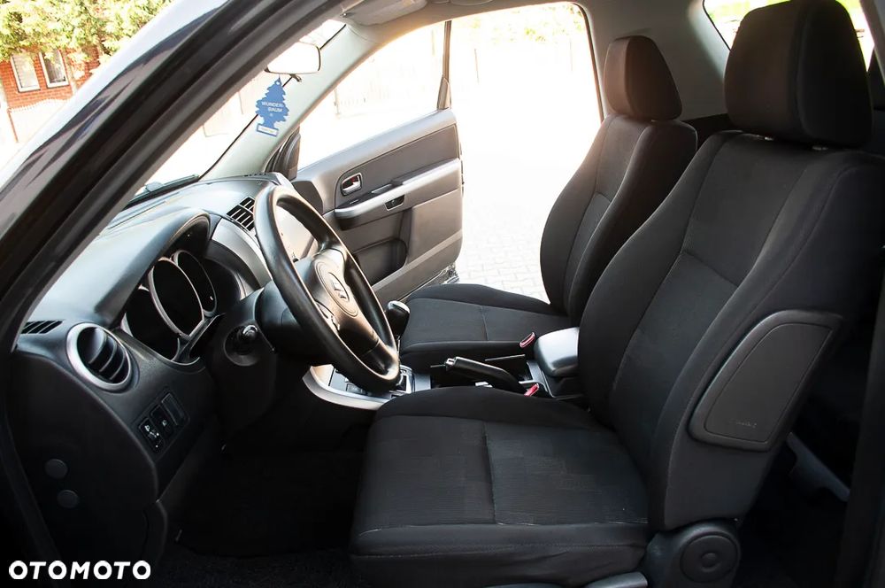 Suzuki Grand Vitara 2.4 Comfort - 18