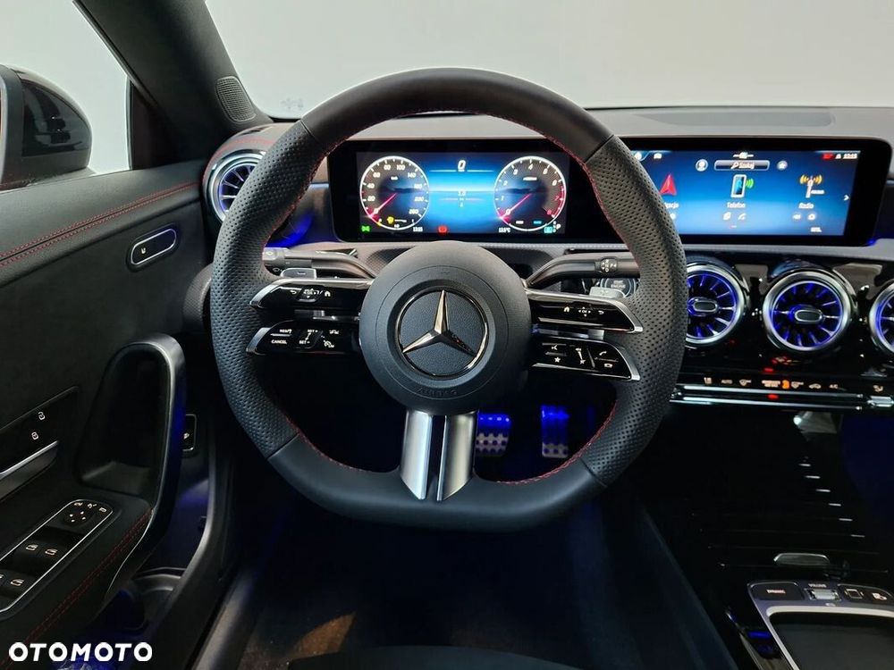 Mercedes-Benz CLA 220 4-Matic AMG Line 7G-DCT - 11