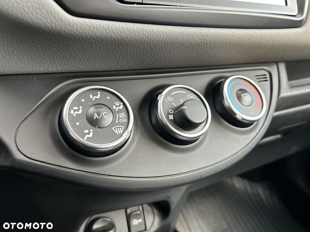 Toyota Yaris 1.5 Premium CVT - 19