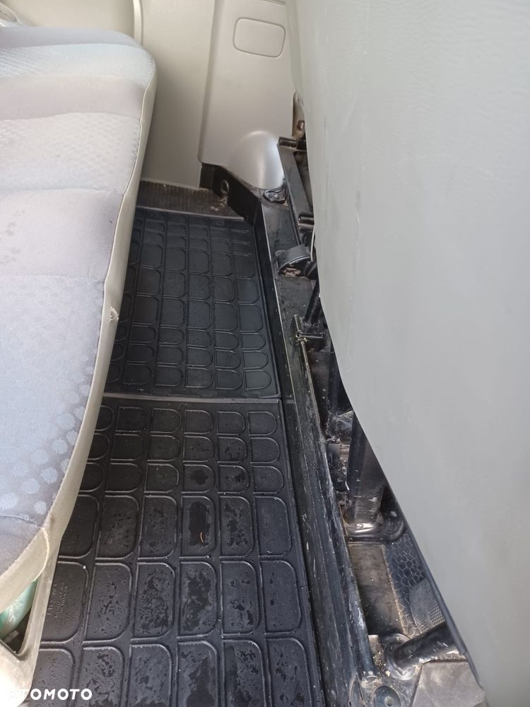 Renault Trafic FAP Combi L1H1 teilverglast - 15