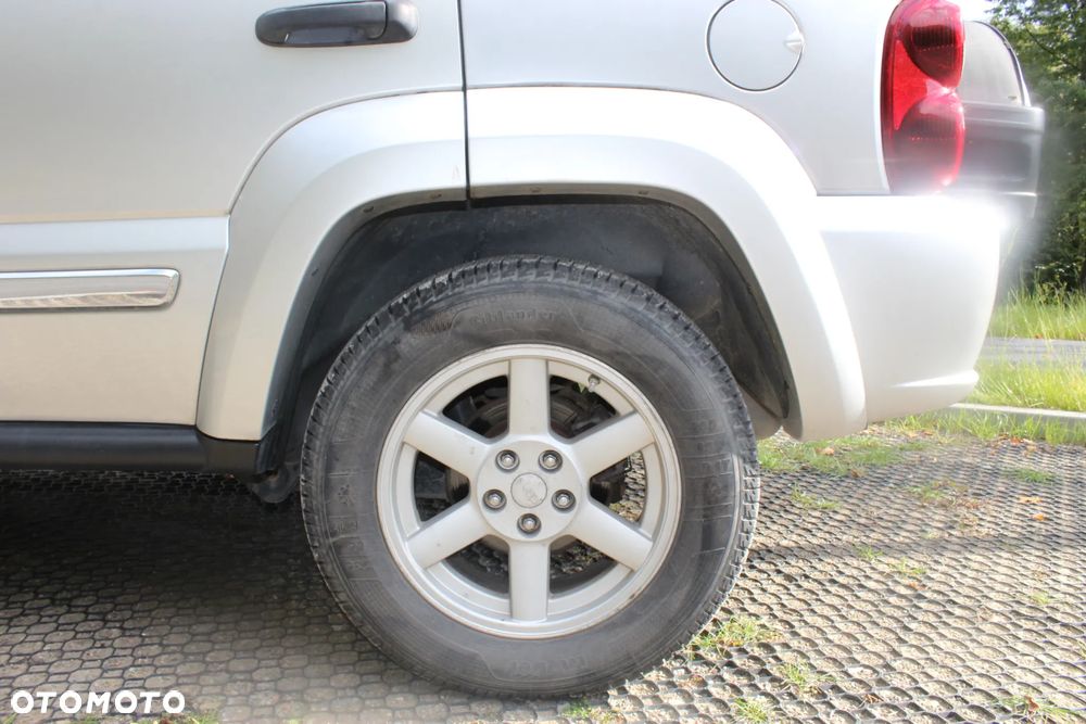 Jeep Cherokee - 18