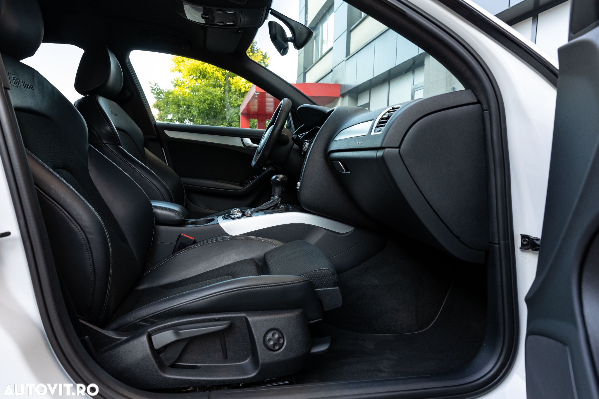 Audi A4 Avant 40 TDI S tronic S line - 25