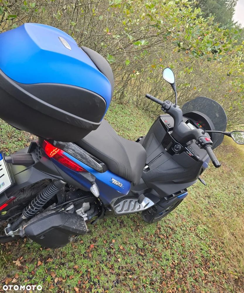 Piaggio MP-3 - 4