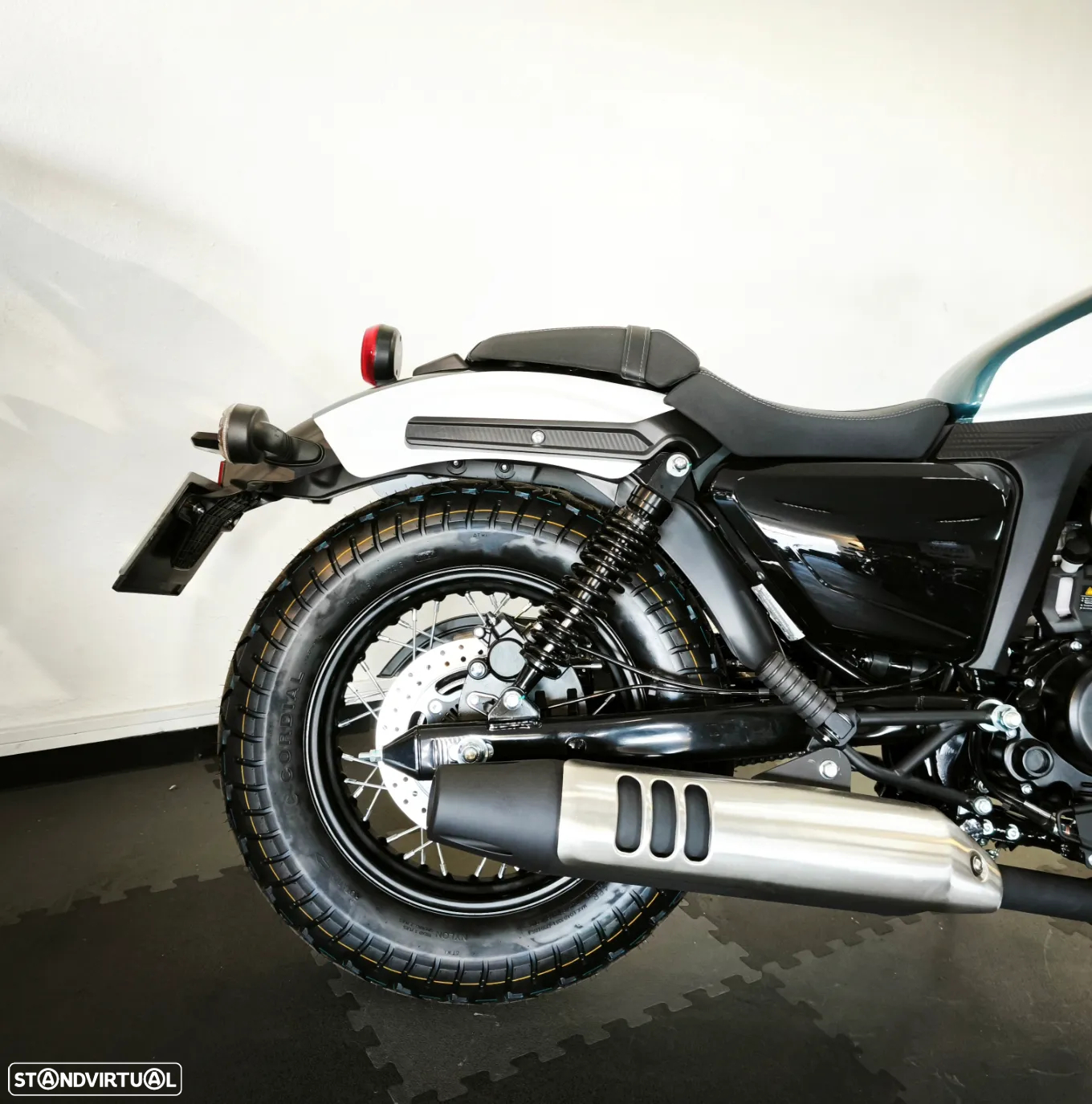 Cyclone Nova Custom/Cruiser - 5