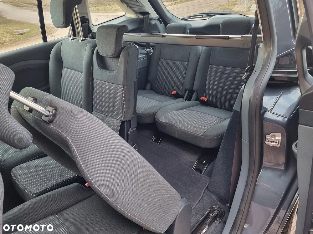 Ford Grand C-MAX - 13