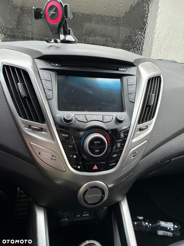 Hyundai Veloster 1.6 GDI Style - 36