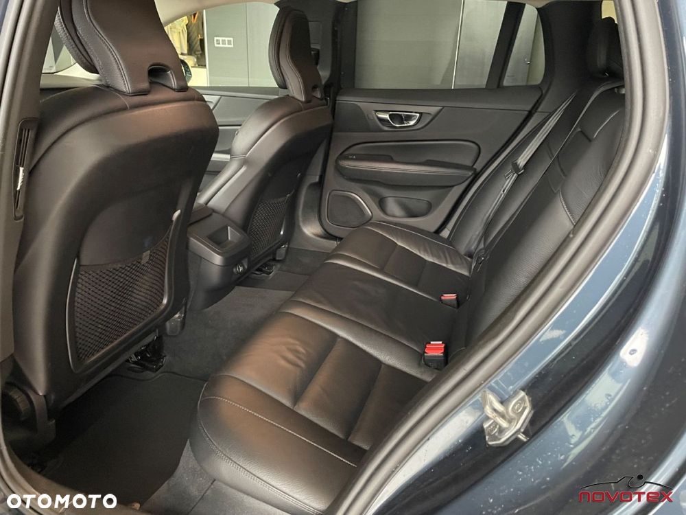 Volvo V60 D3 Momentum Pro - 10