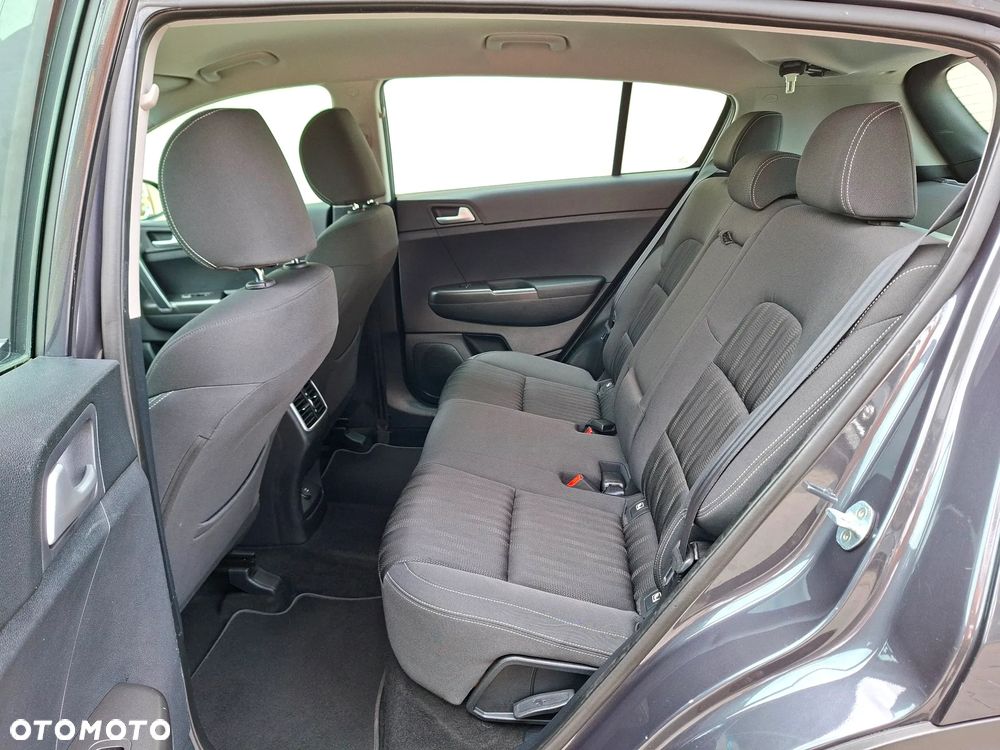 Kia Sportage 1.6 GDI 2WD Attract - 24