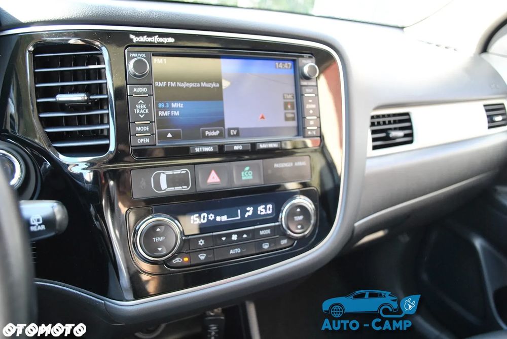 Mitsubishi Outlander Instyle NAVI + - 27
