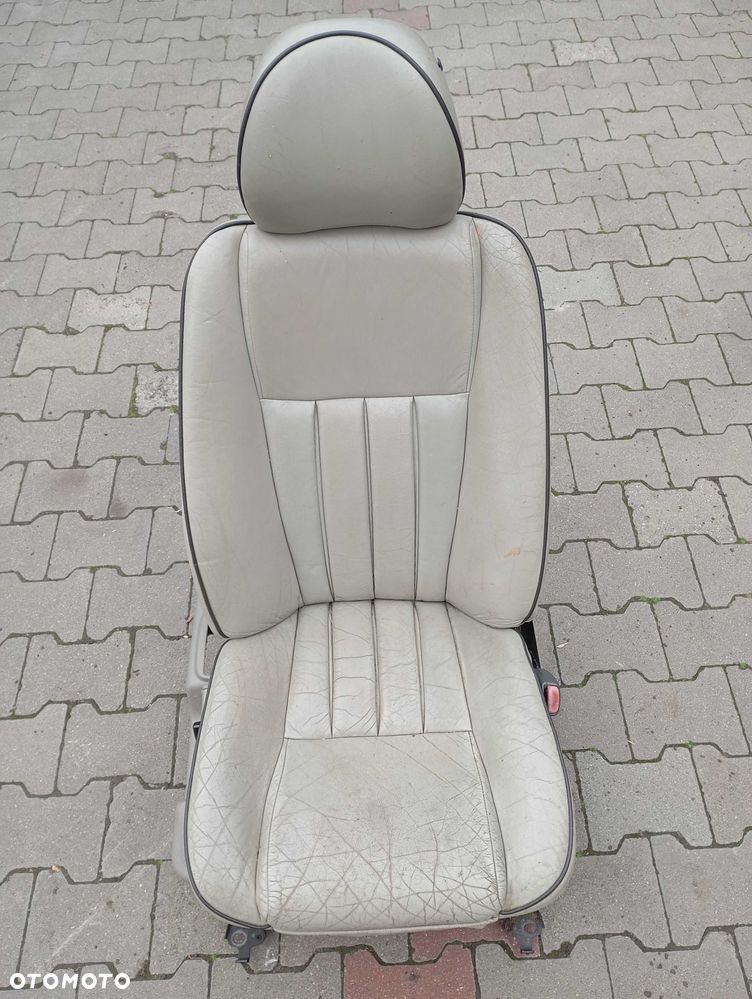 VOLVO XC90 Fotel Przód Prawy Przedni Tapicerka Skóra Jasna Executive Zagłówek DVD CZĘŚCI RADOM - 1