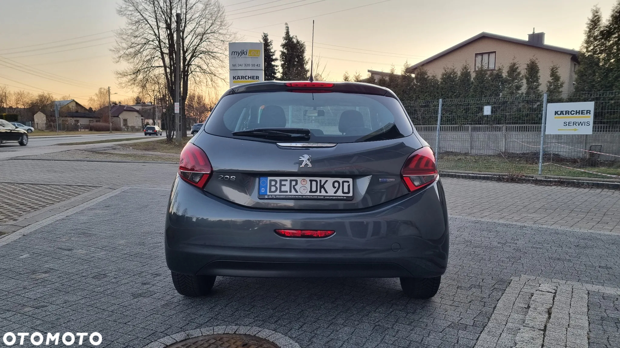 Peugeot 208 - 5