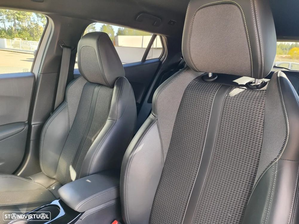 Peugeot e-2008 50 kWh GT - 21