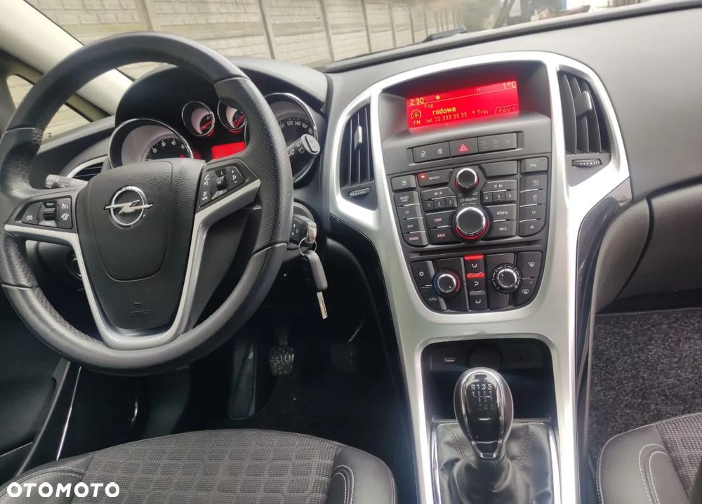 Opel Astra 1.4 Turbo - 11