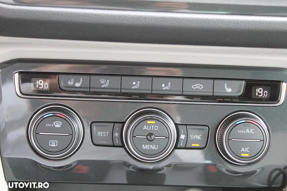 Volkswagen Tiguan 2.0 TDI 4Mot DSG Comfortline - 30