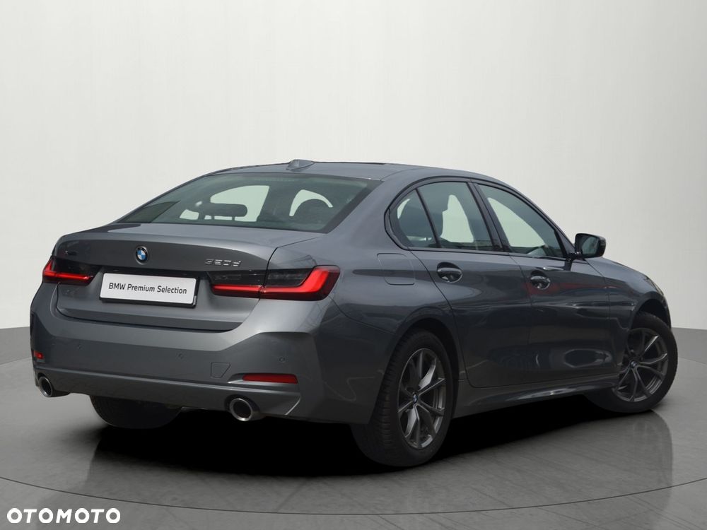 BMW Seria 3 320d Sport - 3
