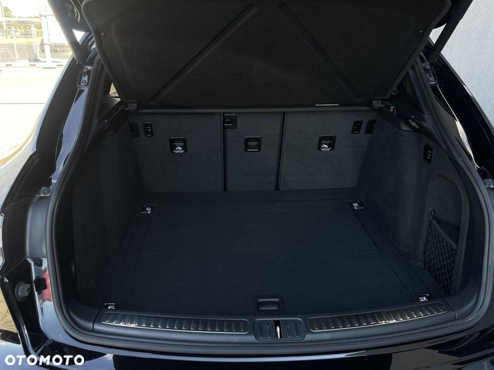 Porsche Macan - 24
