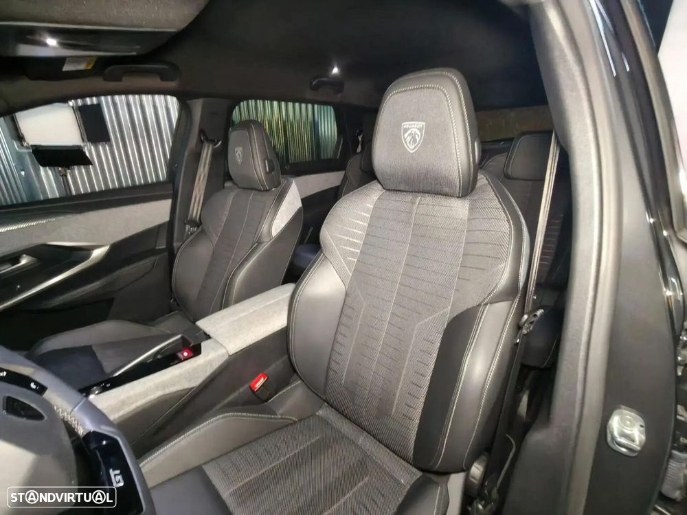 Peugeot e-5008 73 kWh GT — fotografia 37