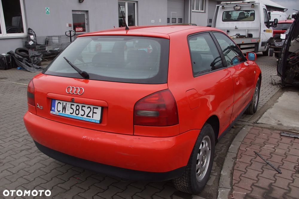 Auto na części - Audi A3 8L 1.6 8V 101 KM APF DUU LY3F 2000R Silnik Skrzynia Drzwi Maska Błotnik Klapa Lampa Lusterko Klamka Szyba Deska Kokpit Sterownik Moduł Czujnik Licznik Panel Kierownica - 5